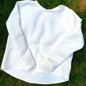 ✨3/$10✨ H&M Threaded Floral Puffer Sweater